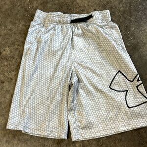 YM UA shorts. Excellent condition